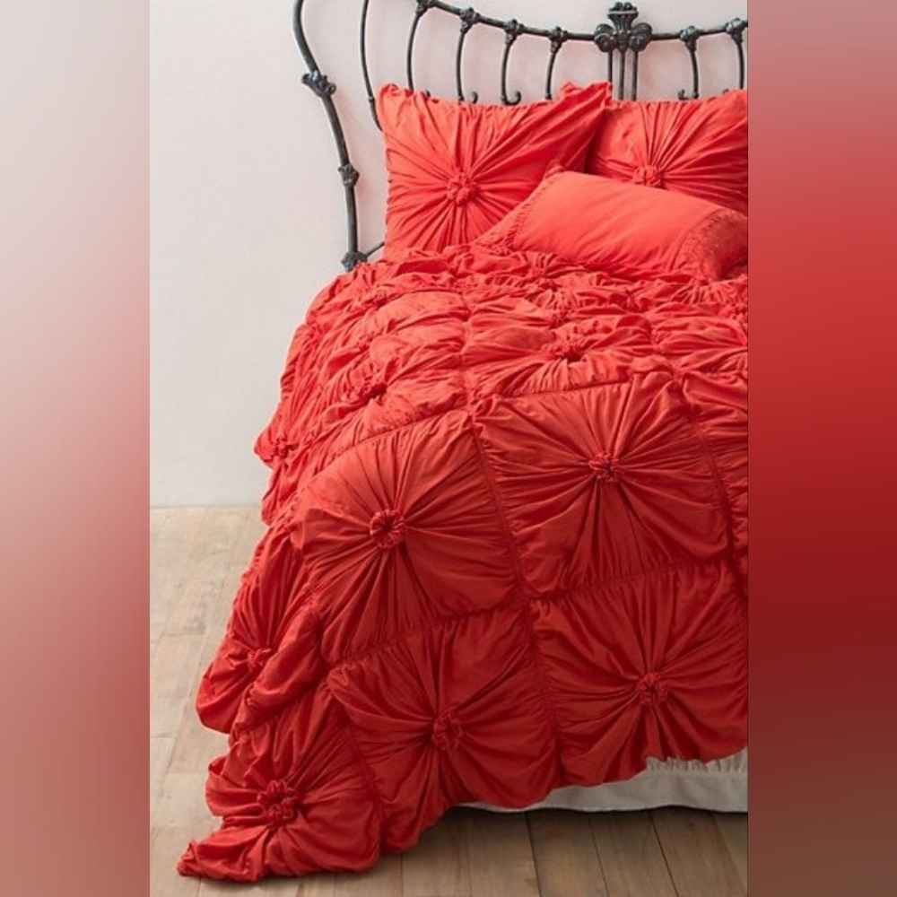 Anthropologie Lazybones Jersey Rosette Coral Poppy Orange Red Comforter Queen